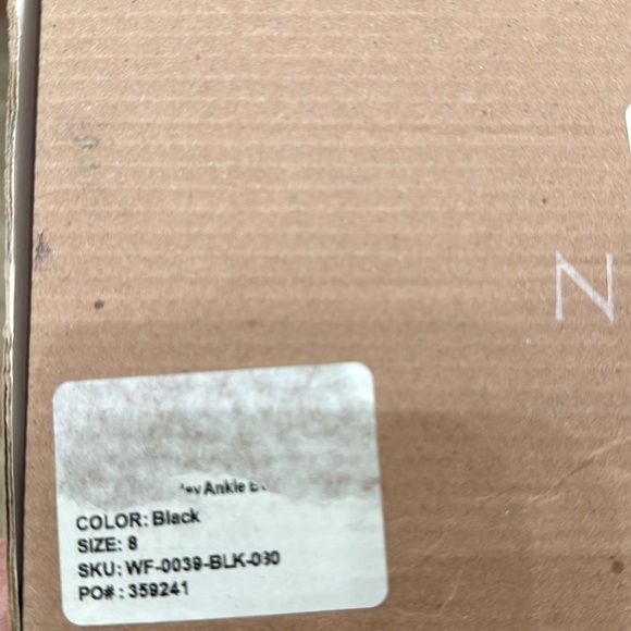 Nisolo Classic Black Leather Booties Size 8 - Picture 10 of 10